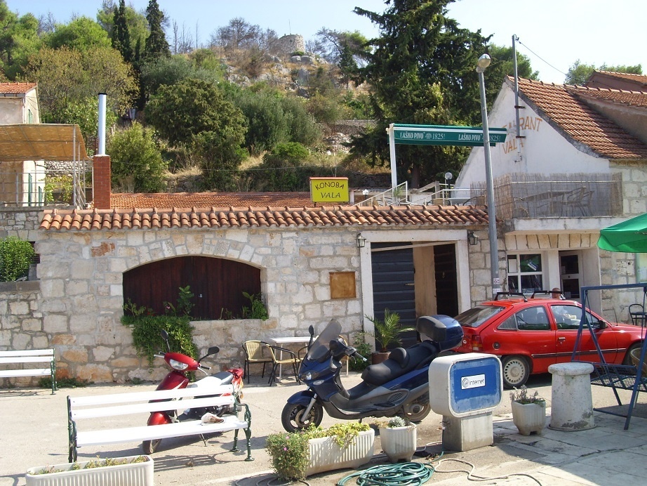 Vala Restaurant in Bobovisce, Brac, offering fresh seafood with views of the Adriatic Sea