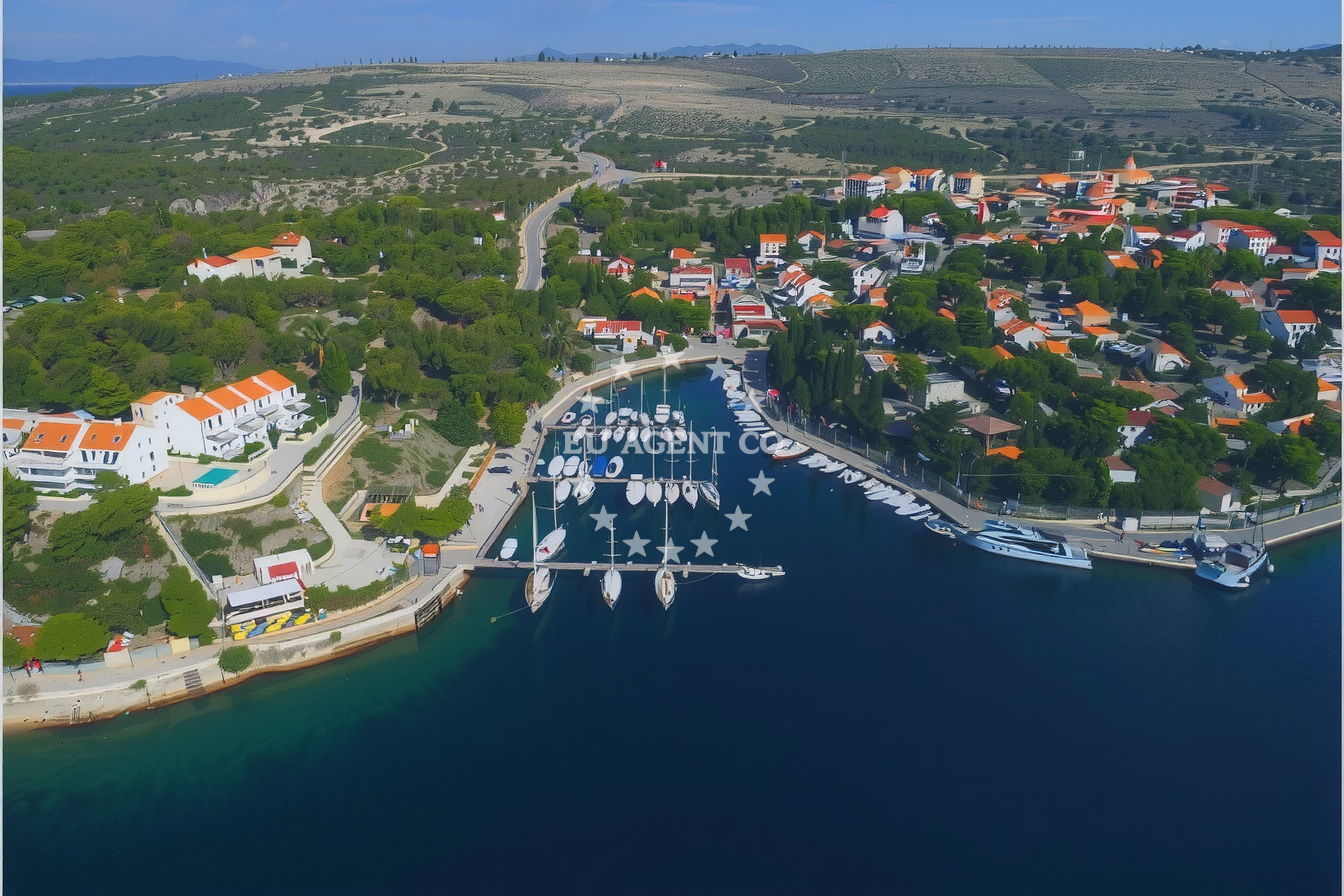 Additional view of Fontana restaurant in Restaurant in Milna (Brač) on the island Brač, Central Dalmatia, Croatia photo 10