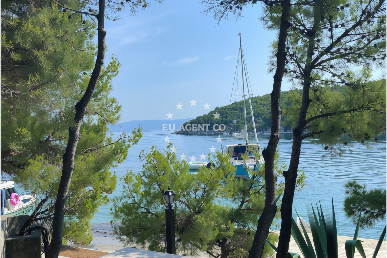 Additional view of Konoba Familia restaurant in Restaurant in Milna (Brač) on the island Brač, Central Dalmatia, Croatia photo 15