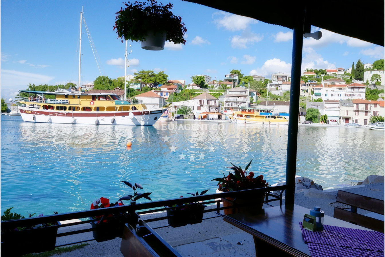 Additional view of Konoba Kapetanovo Lozje restaurant in Restaurant in Milna (Brač) on the island Brač, Central Dalmatia, Croatia photo 10