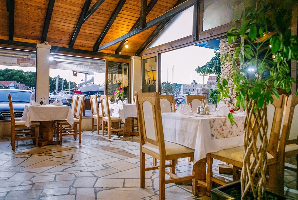 Exterior of Palma Restaurant in Milna, Brac