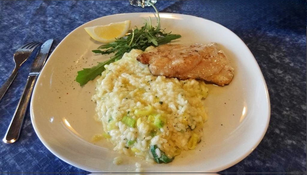 Restaurant Palma with panoramic views of Milna Harbor