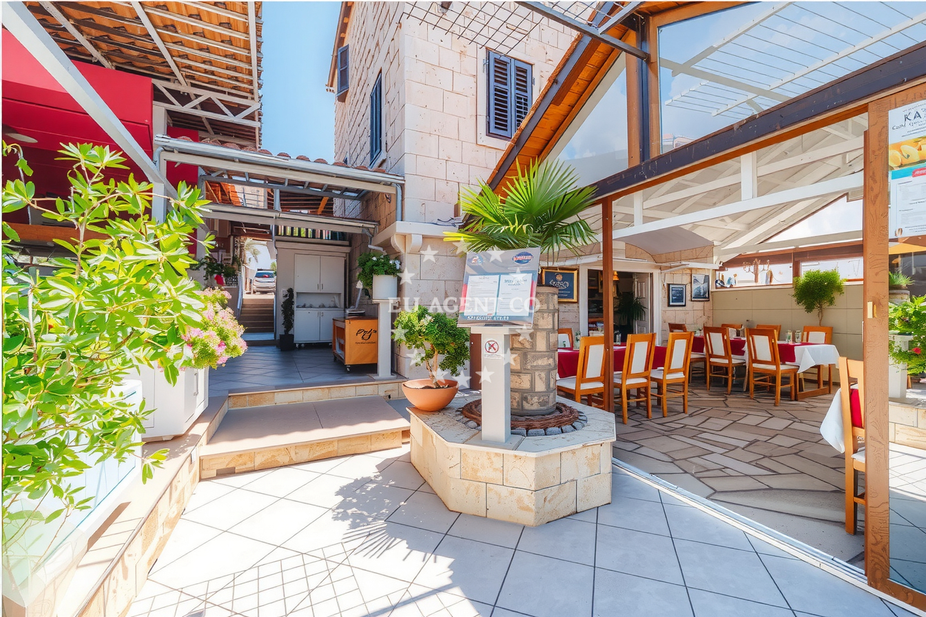 Additional view of Palma restaurant in Restaurant in Milna (Brač) on the island Brač, Central Dalmatia, Croatia photo 16