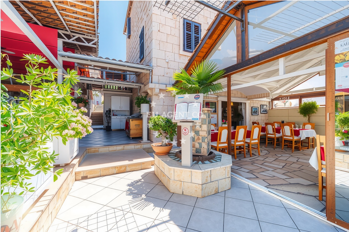 Additional view of Restaurant Palma in Restaurant in Milna (Brač) on the island Brač, Central Dalmatia, Croatia photo 13