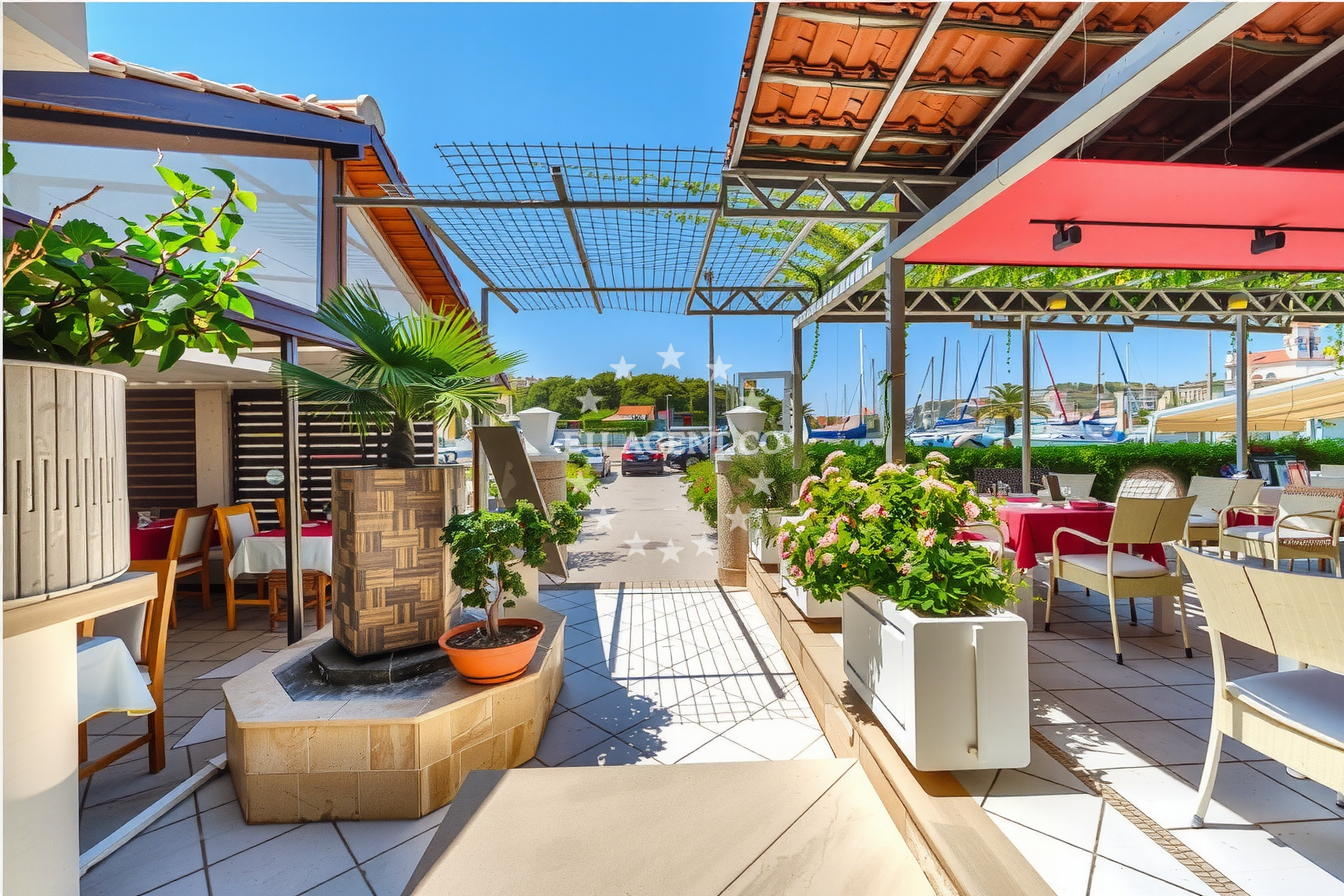Additional view of Restaurant Palma in Restaurant in Milna (Brač) on the island Brač, Central Dalmatia, Croatia photo 15