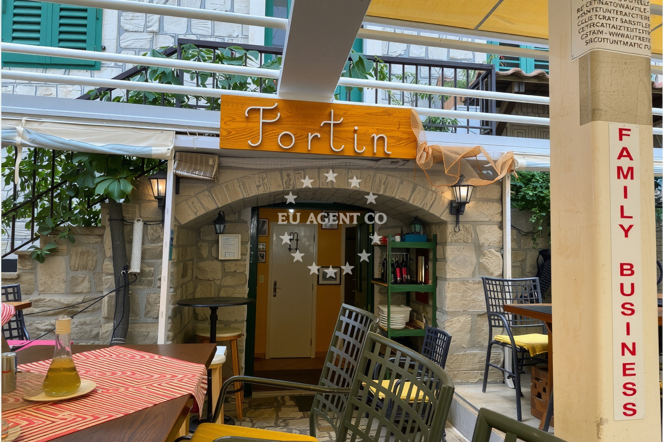Additional view of diVino restaurant in Restaurant in Hvar on the island Hvar, Central Dalmatia, Croatia photo 8