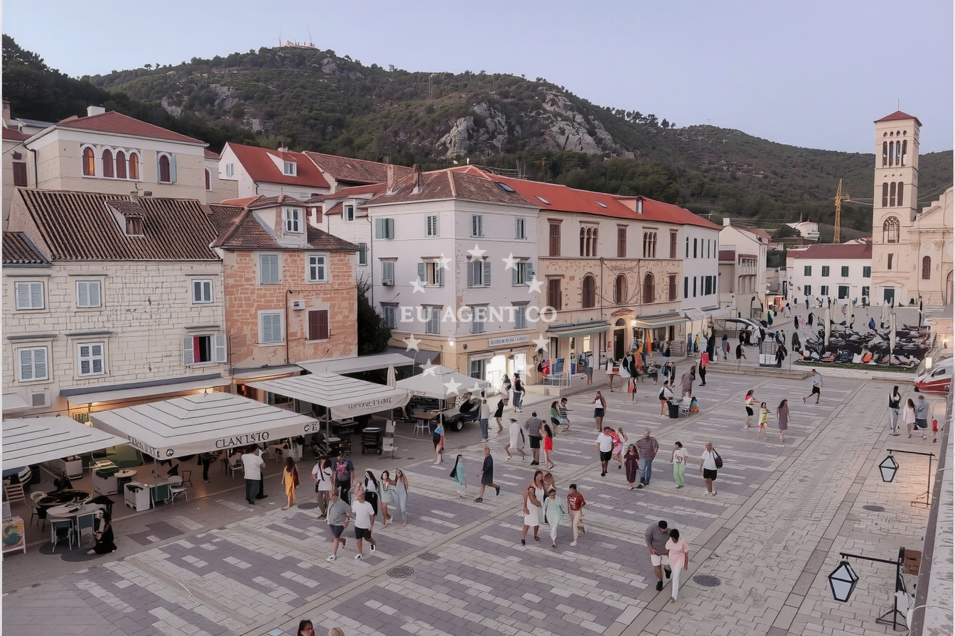 Additional view of Lungo Mare restaurant in Restaurant in Hvar on the island Hvar, Central Dalmatia, Croatia photo 15
