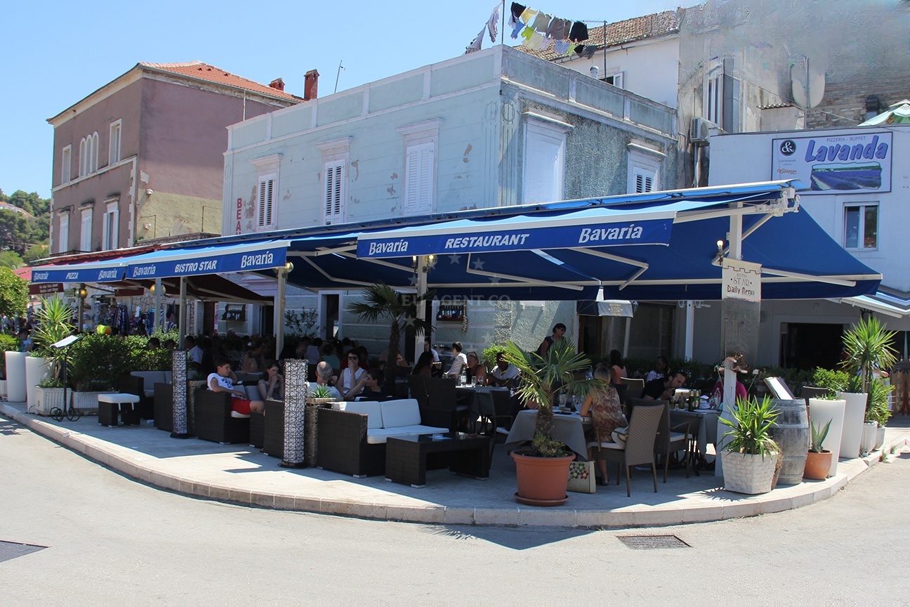 Bistro Star waterfront restaurant in Jelsa, Hvar