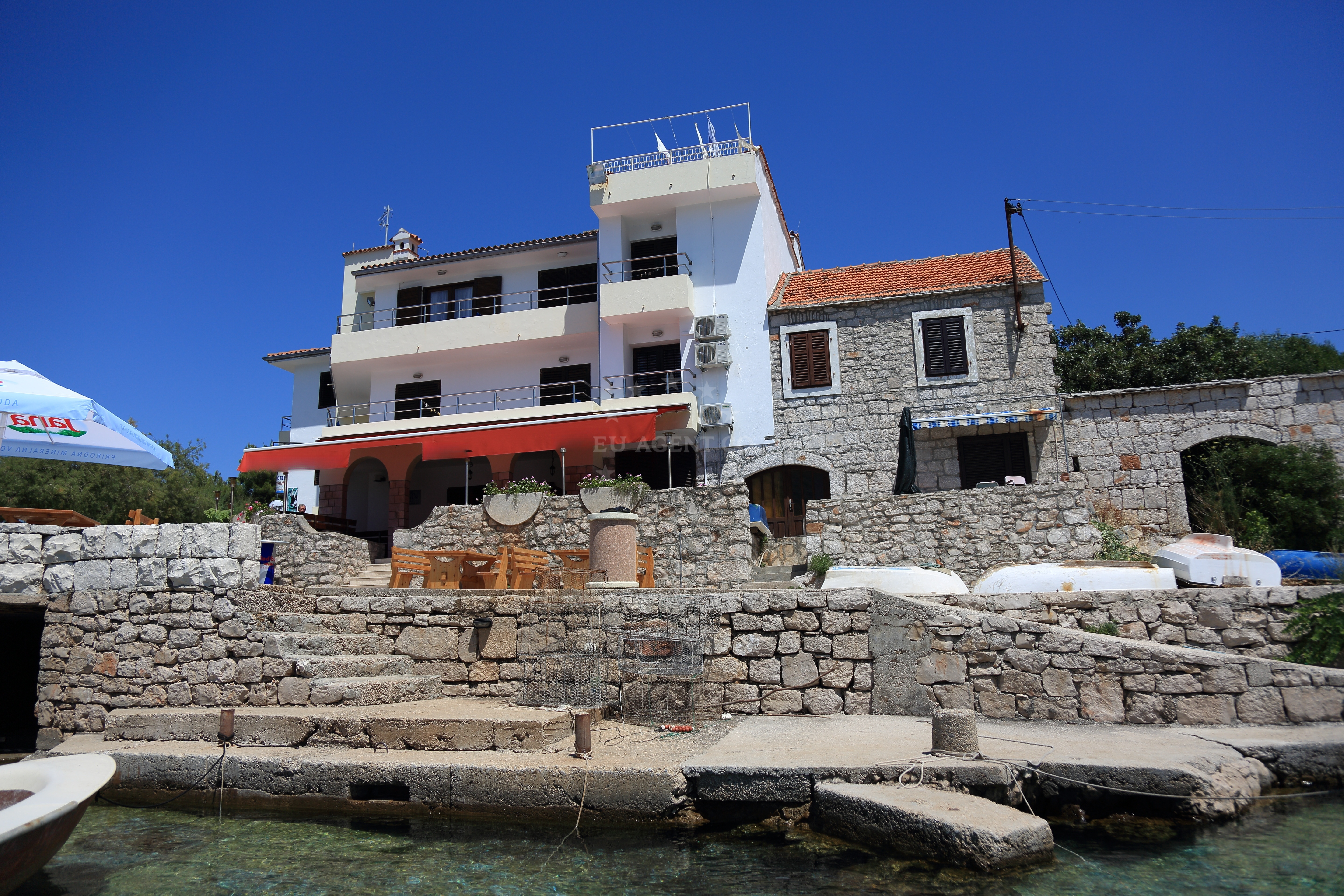 Restaurant Timun quay in Pokrivenik, Hvar