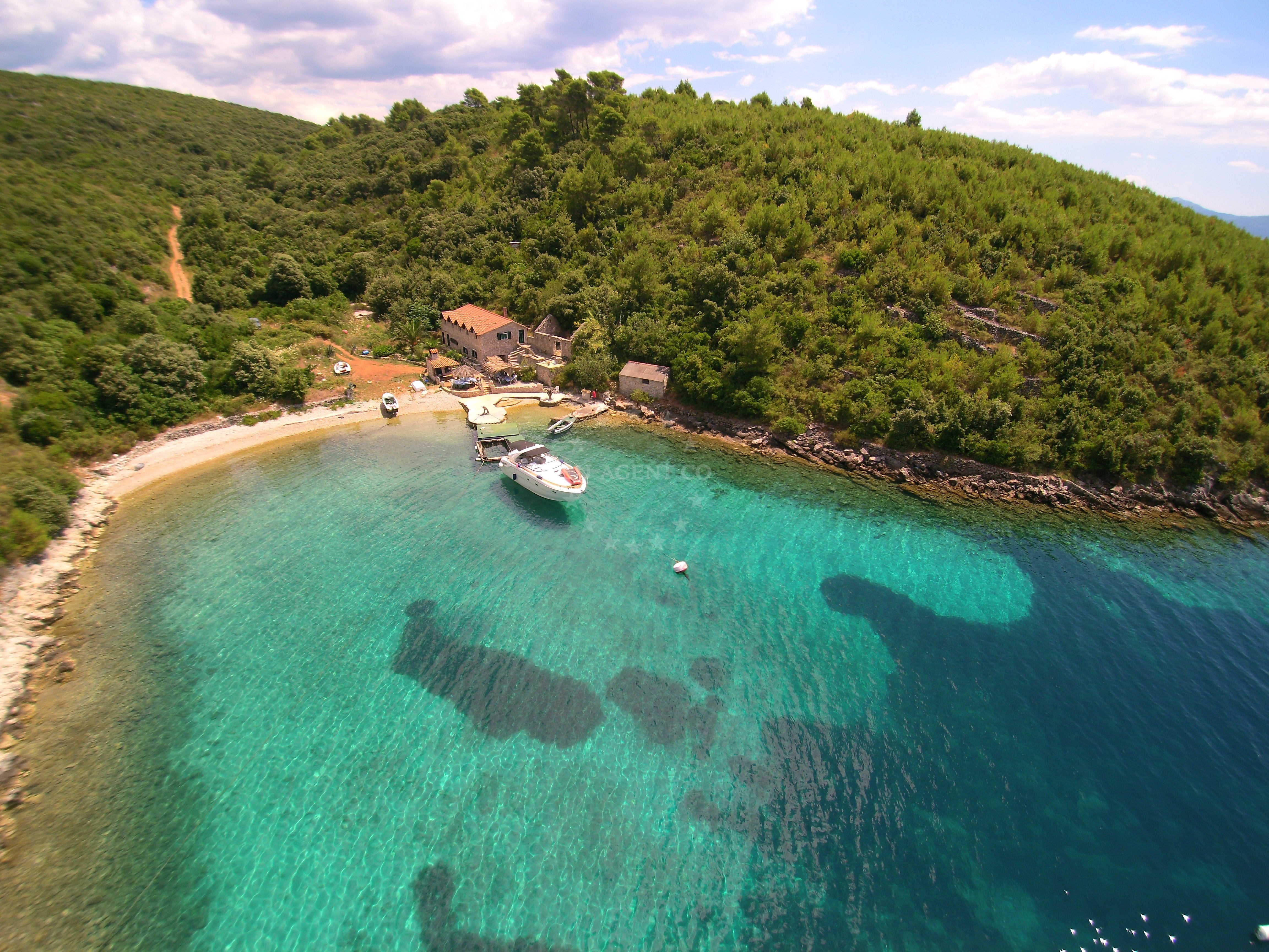 Additional view of u.Mrtinovic restaurant in Restaurant in Selca kod Bogomolja on the island Hvar, Central Dalmatia, Croatia photo 6