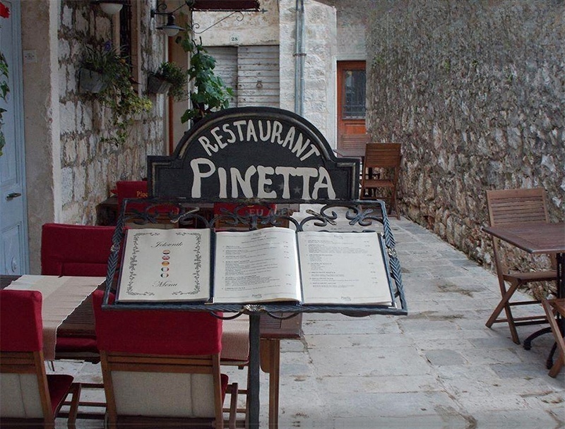 Restaurant Pinetta in Stari Grad, Hvar, offering Dalmatian cuisine