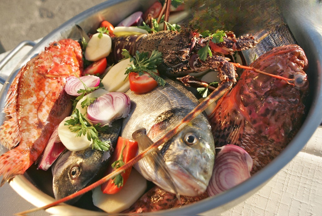 Fresh fish and regional dishes at Bonaca Restaurant, Vrboska
