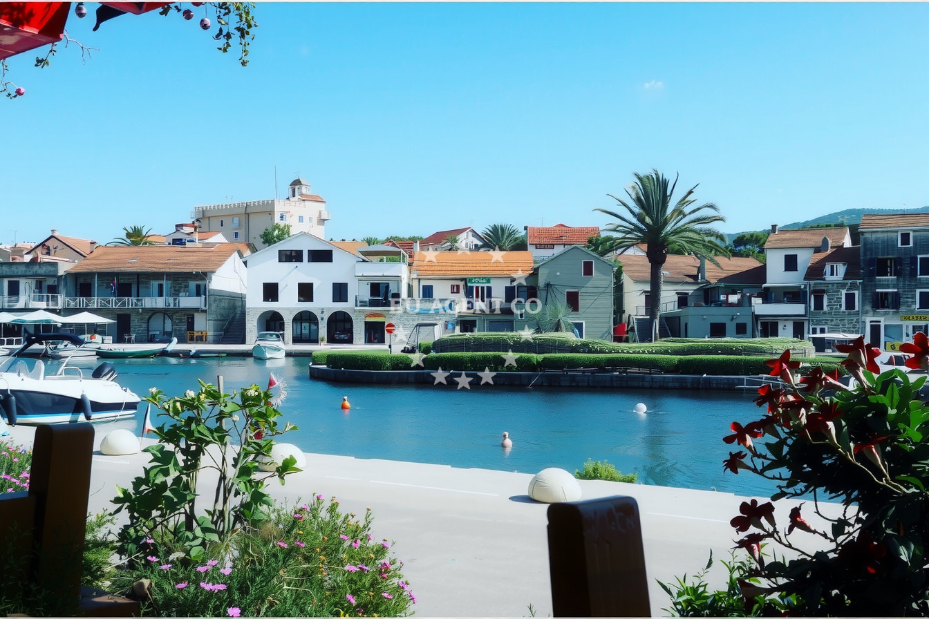Additional view of Konoba Lem restaurant in Restaurant in Vrboska on the island Hvar, Central Dalmatia, Croatia photo 8