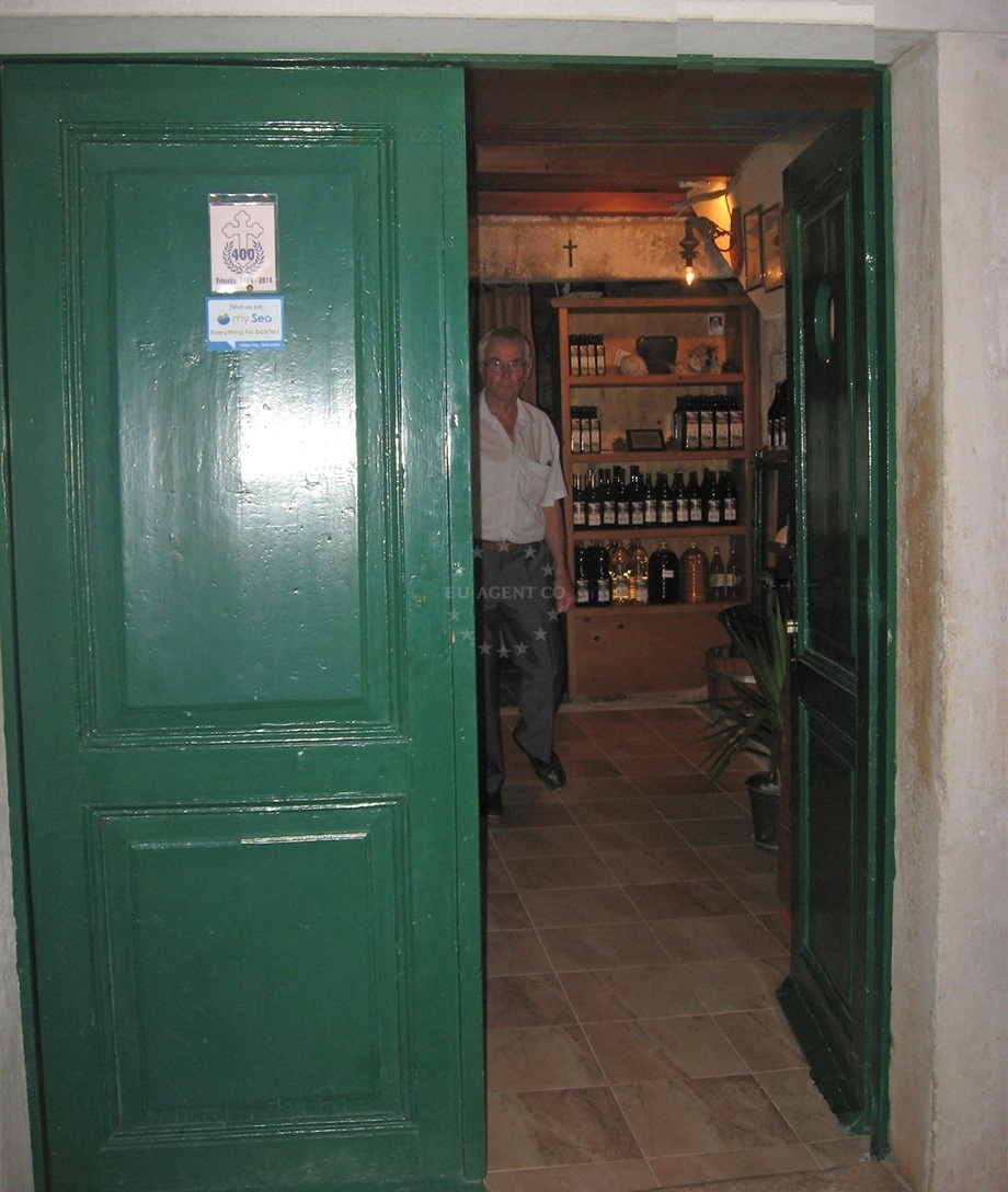 Interior of Tavern Lavcevic with local dishes