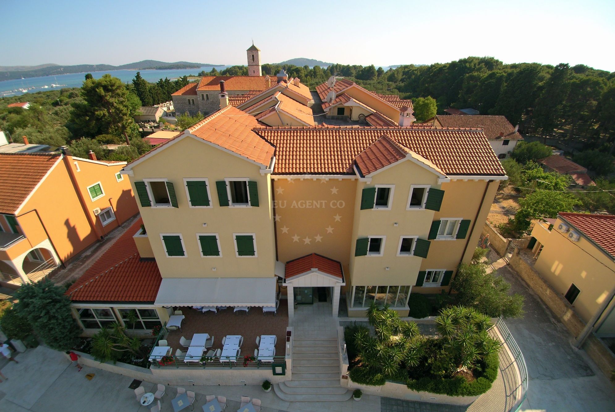 Restaurant Hotel Spongiola terrace with sea view, Krapanj, Croatia