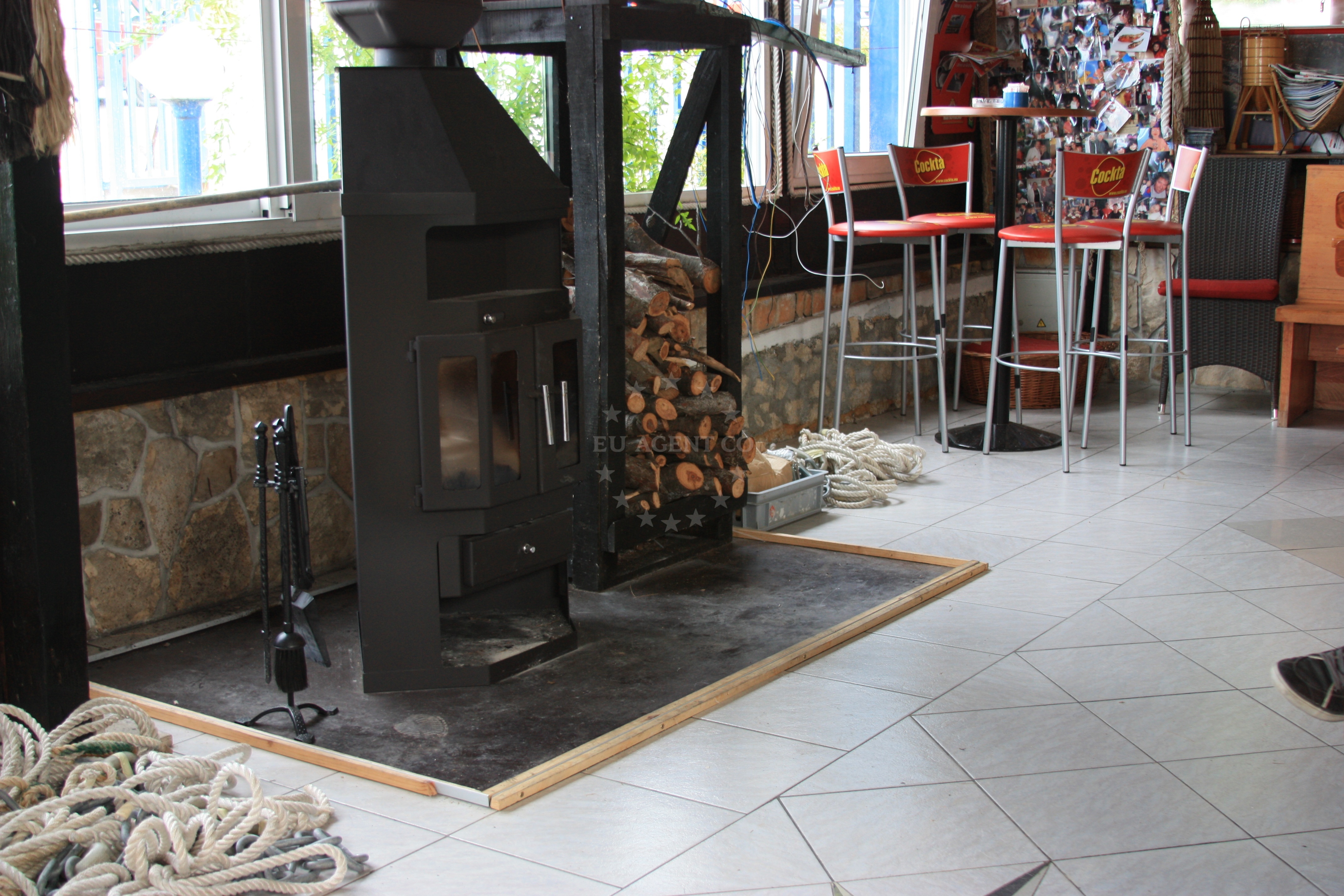 Dining area at Restaurant Ramova, overlooking the Adriatic Sea