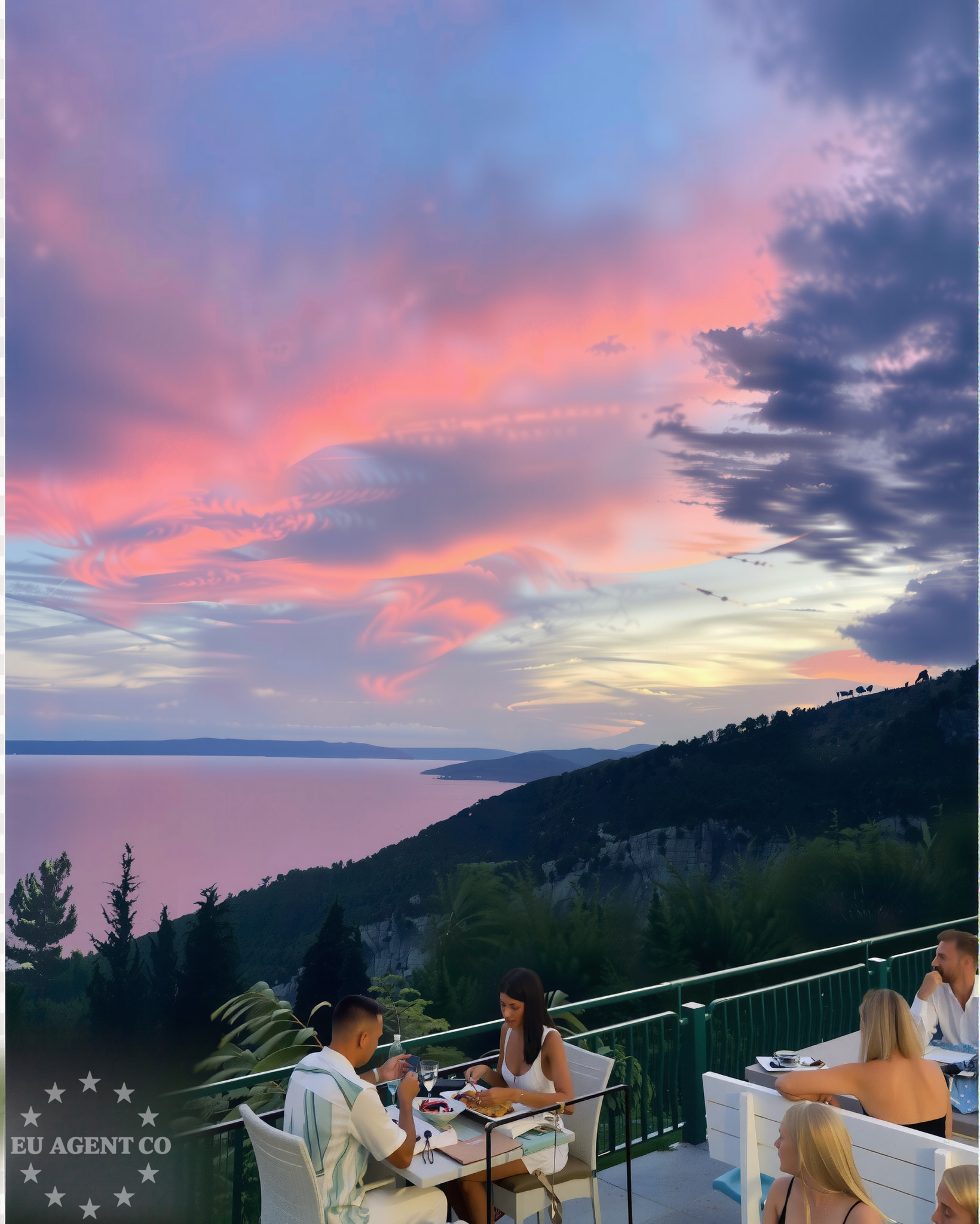 Dining area at the restaurant in Makarska with views of the marina