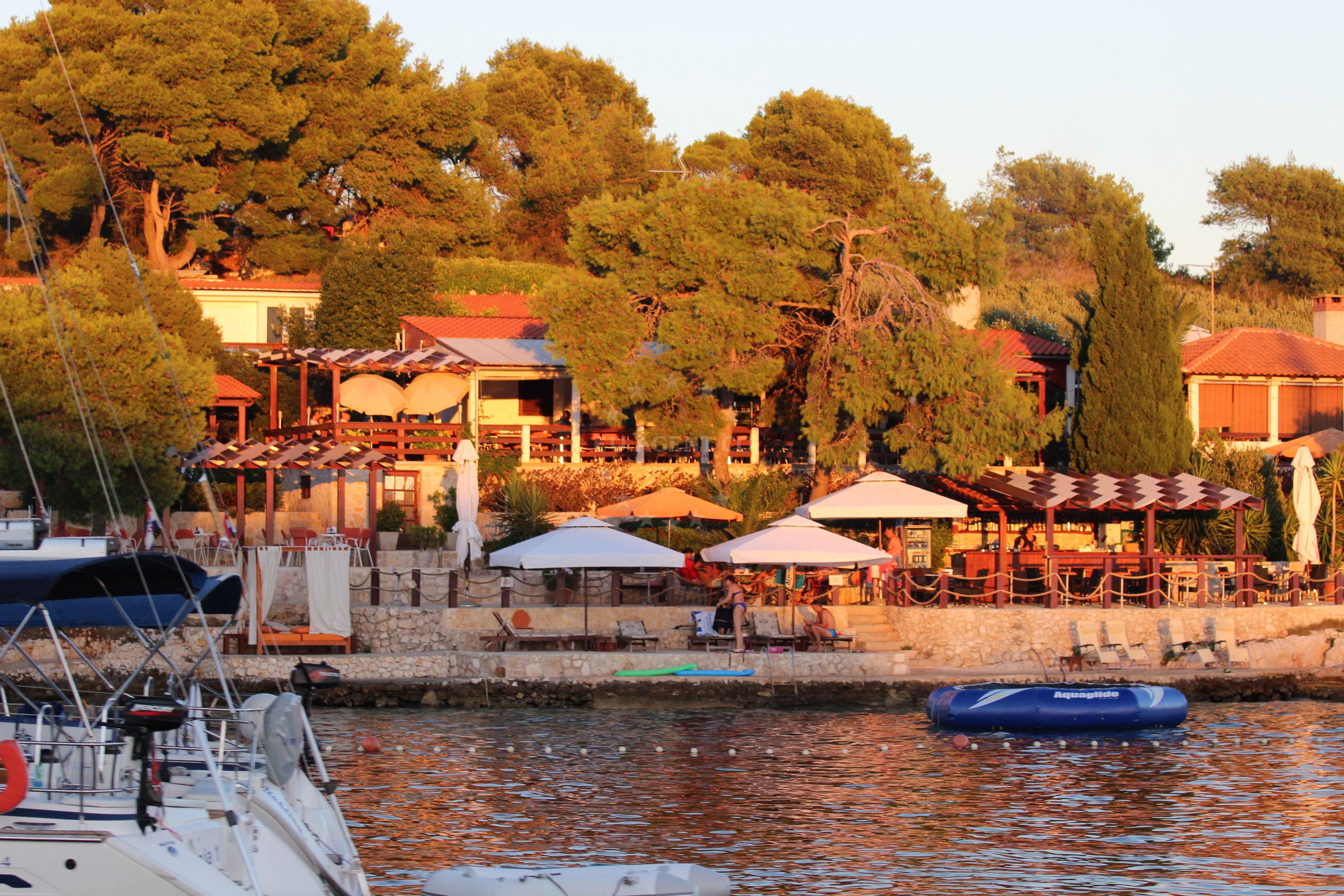 Free mooring buoys near Antonio Patak Restaurant