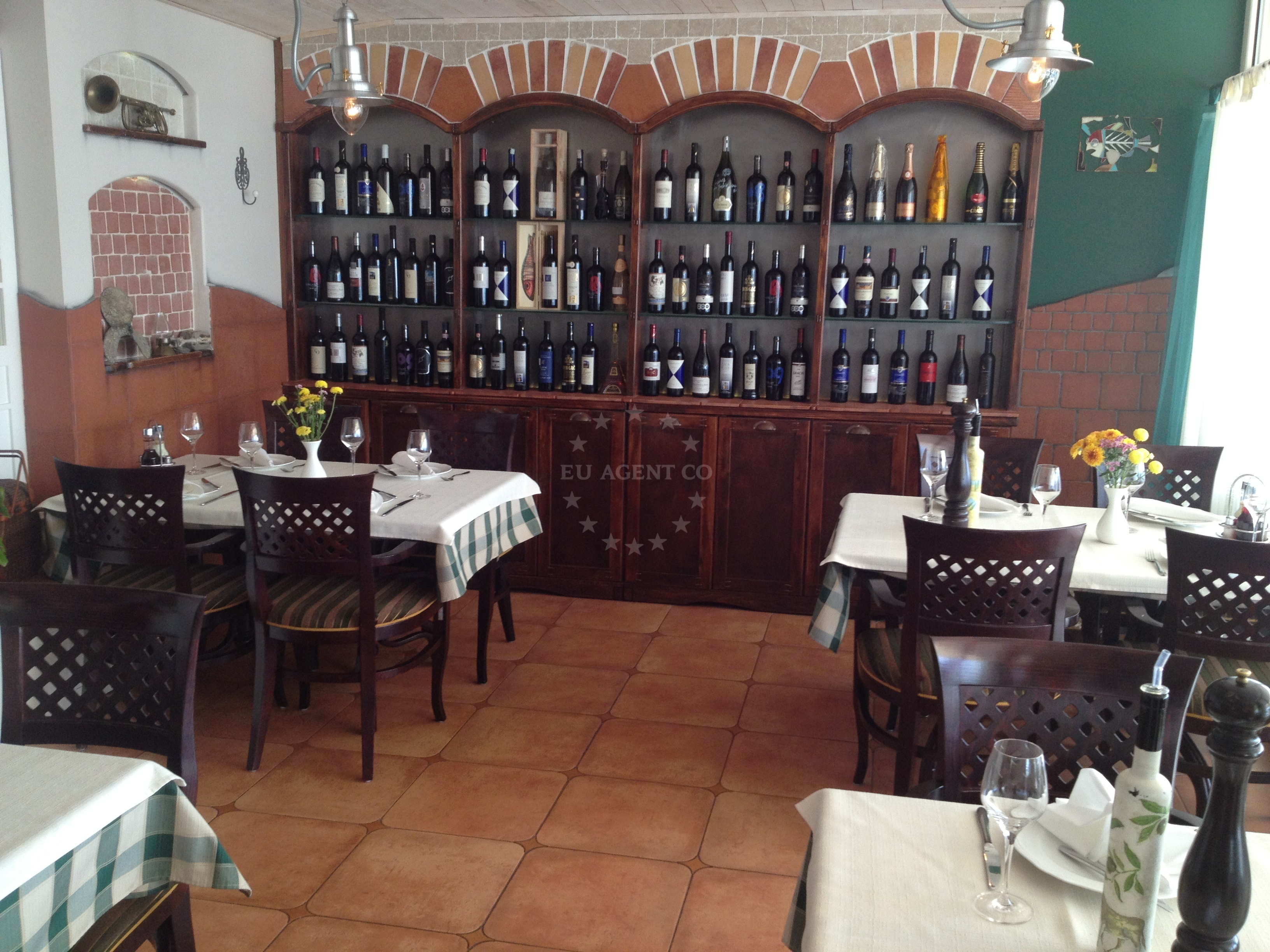 Dining area at Leonis Restaurant, Podstrana