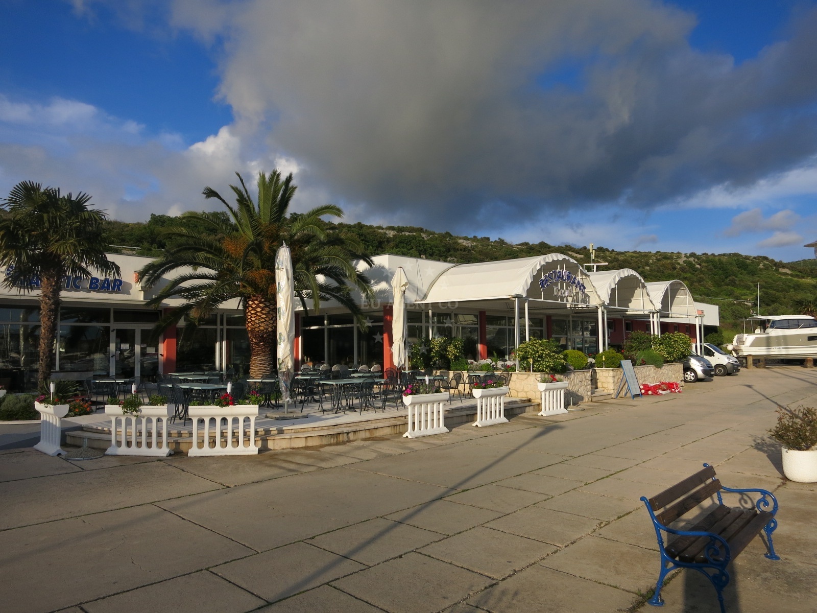 Dining area with views of Marina Kremik