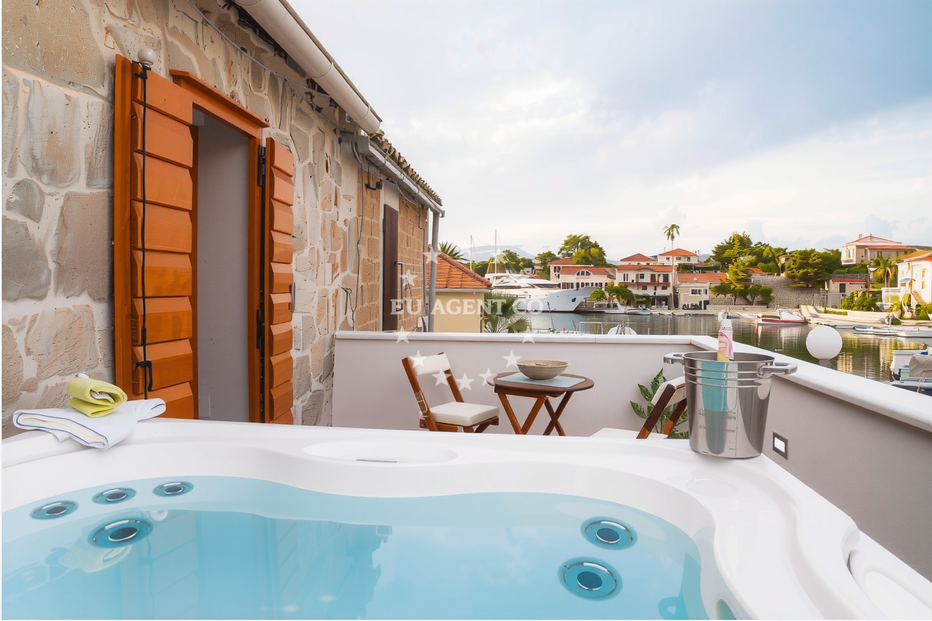 Additional view of Amfora restaurant in Restaurant in Rogoznica, Central Dalmatia, Croatia photo 8