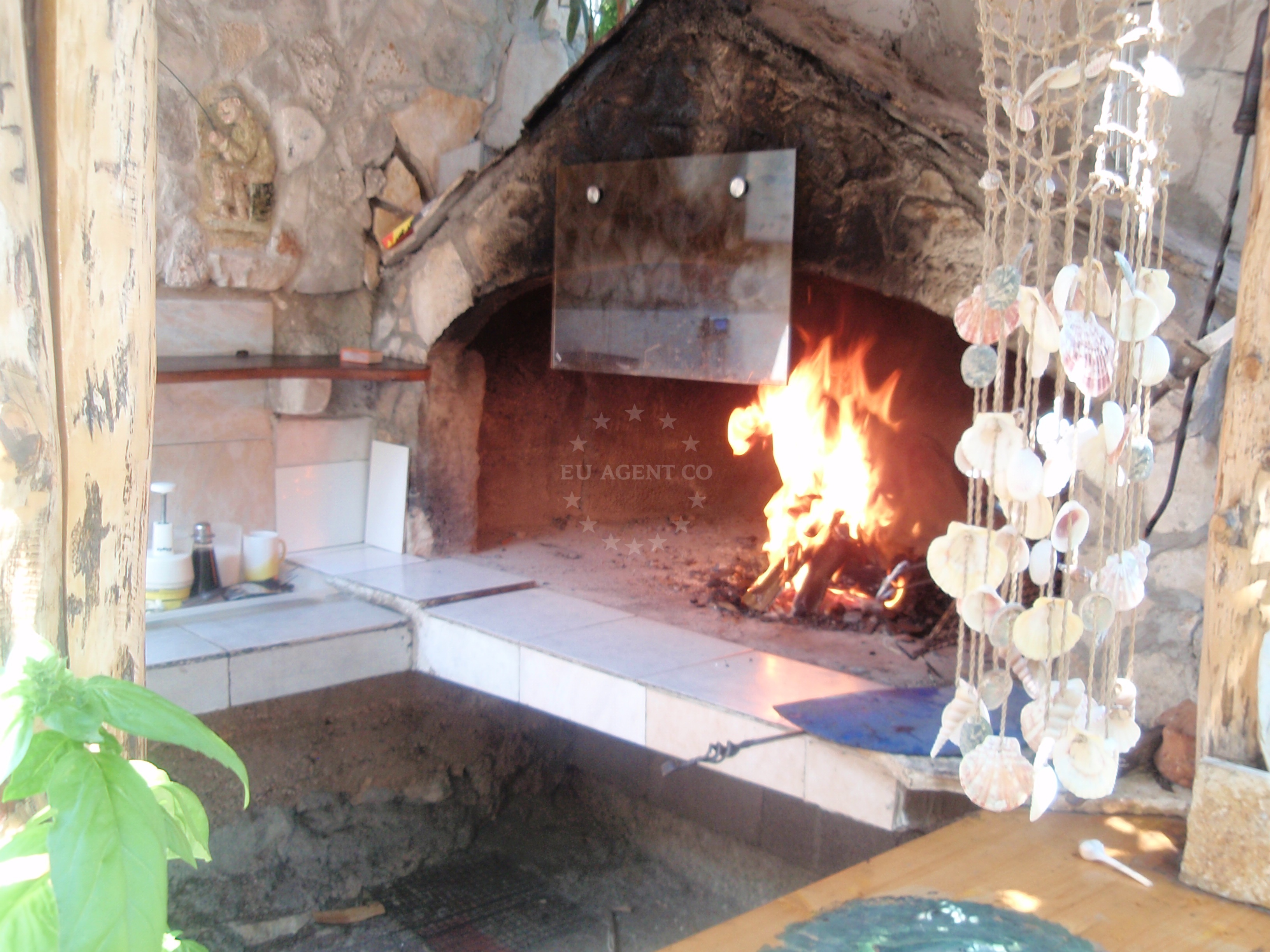 Rato Restaurant near buoy fields on Šćedro Island