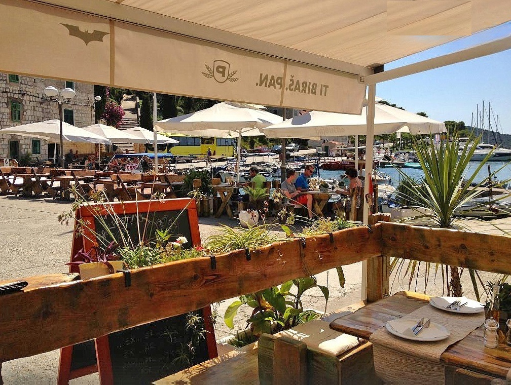Sakajet Restaurant exterior with Adriatic Sea view