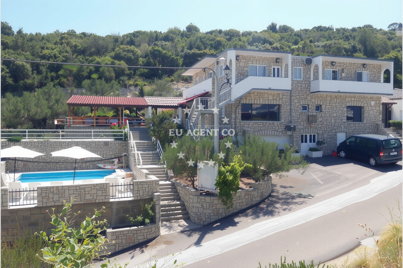 Additional view of Villa Solta restaurant in Restaurant in Rogač on the island Šolta, Central Dalmatia, Croatia photo 15