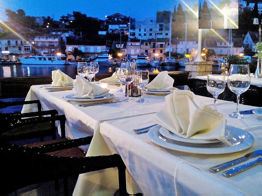 Hundred Seas Luna Restaurant exterior with Adriatic Sea view