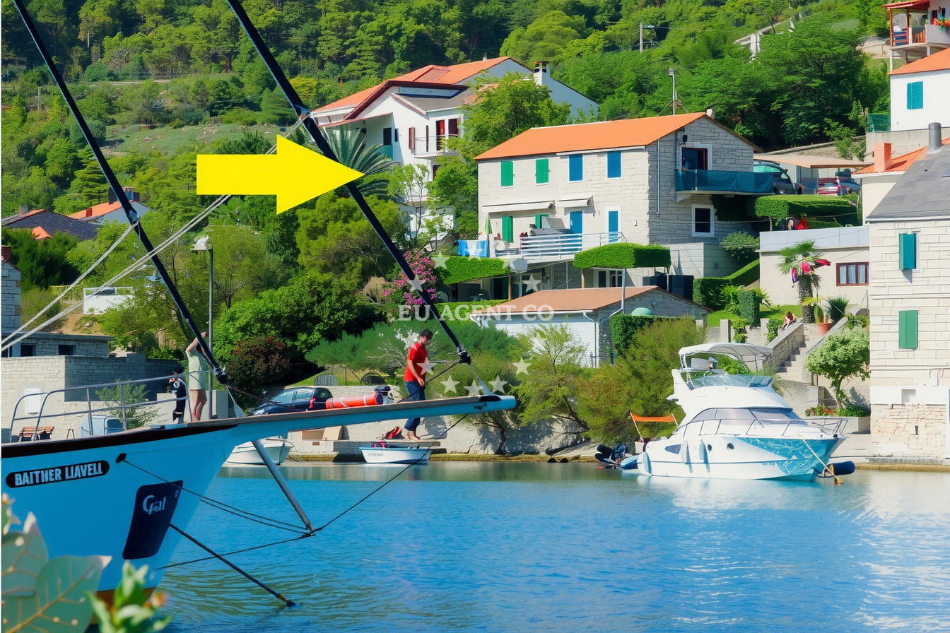 Additional view of Hundred Seas Luna restaurant in Restaurant in Stomorska on the island Šolta, Central Dalmatia, Croatia photo 9