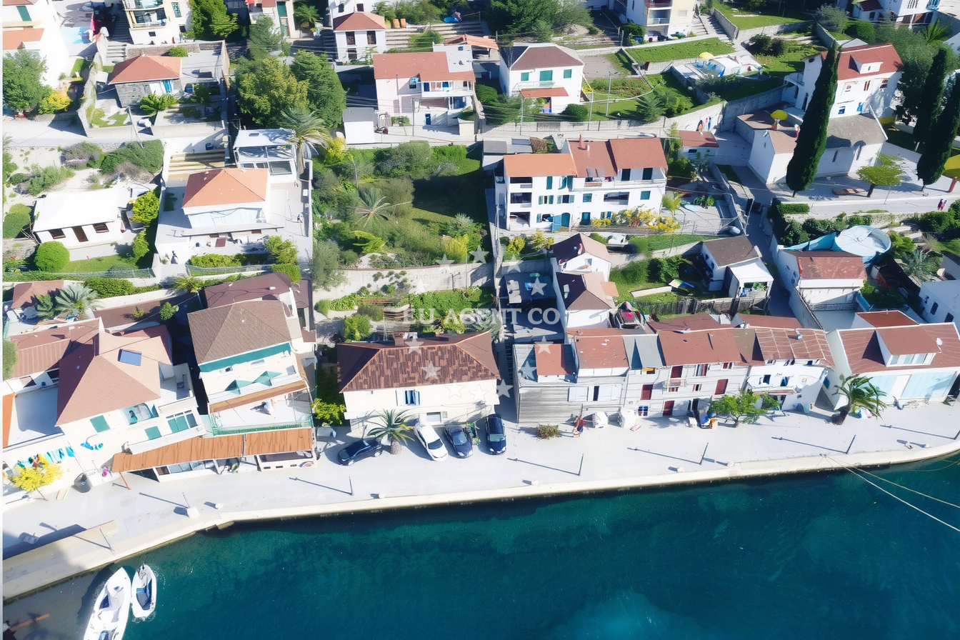 Additional view of Hundred Seas Luna restaurant in Restaurant in Stomorska on the island Šolta, Central Dalmatia, Croatia photo 11