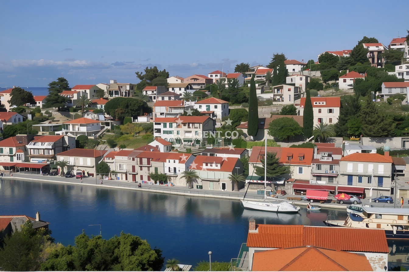 Additional view of Hundred Seas Luna restaurant in Restaurant in Stomorska on the island Šolta, Central Dalmatia, Croatia photo 12