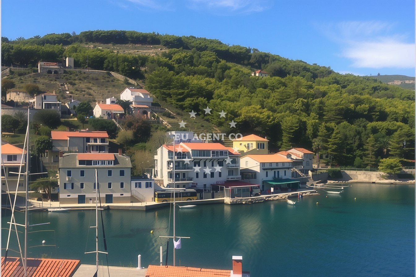 Additional view of Hundred Seas Luna restaurant in Restaurant in Stomorska on the island Šolta, Central Dalmatia, Croatia photo 15