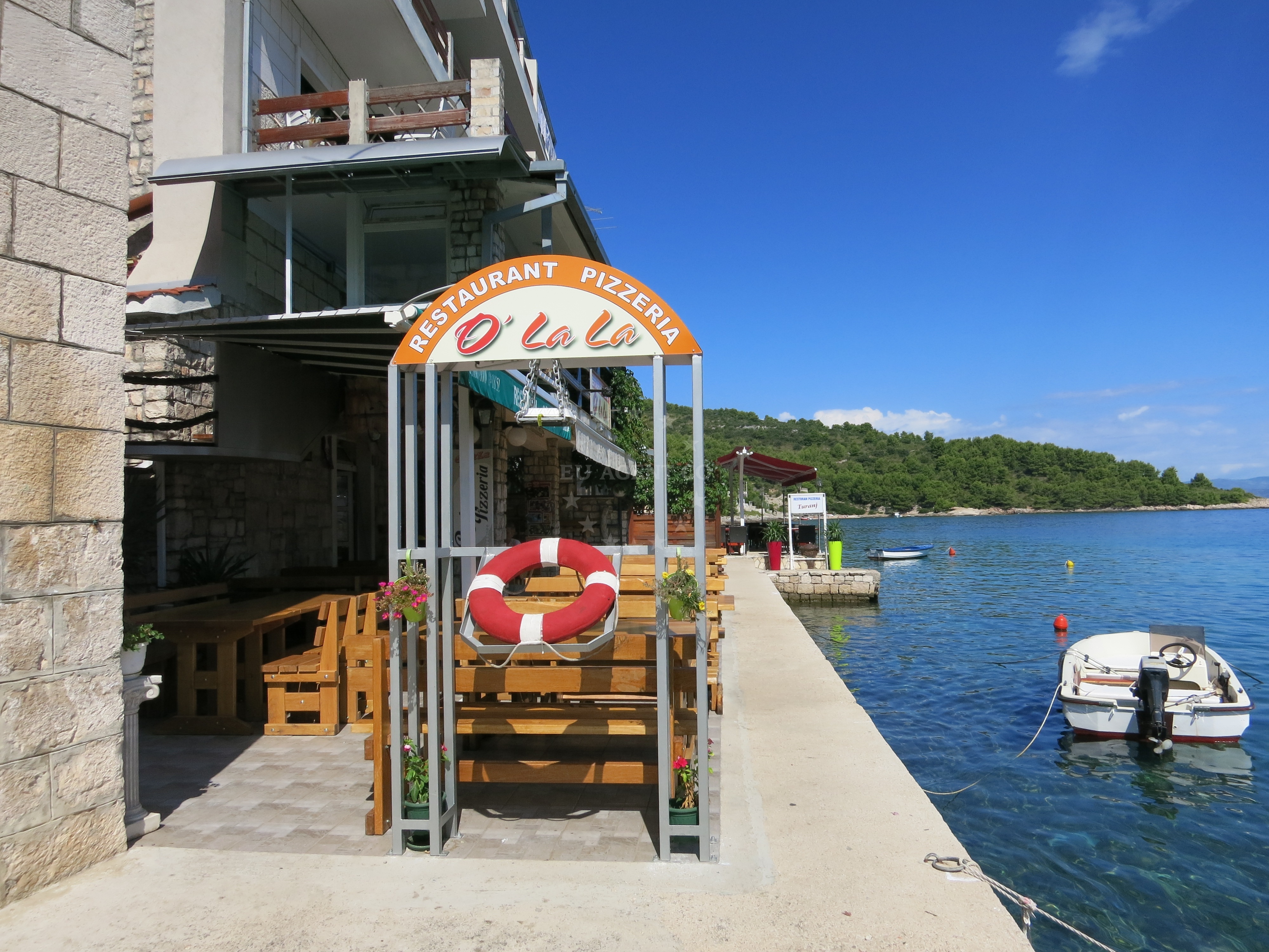 O'la la Restaurant in Stomorska, Šolta
