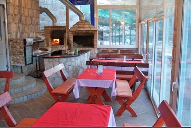 Wood-fired oven in Pizzeria Turanj, Stomorska, Šolta