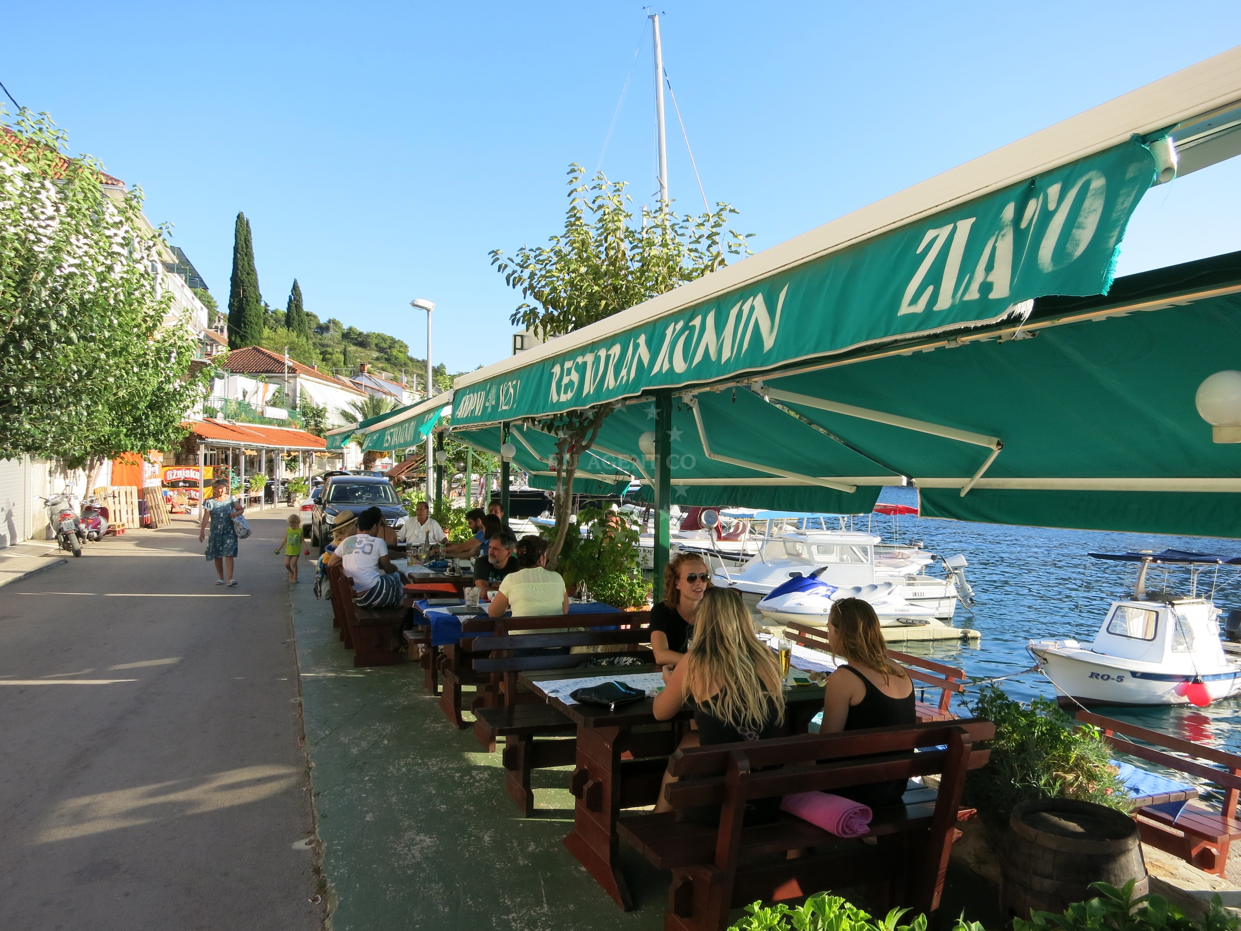 Dining area at Zlato Restaurant, Stomorska, Solta, Central Dalmatia
