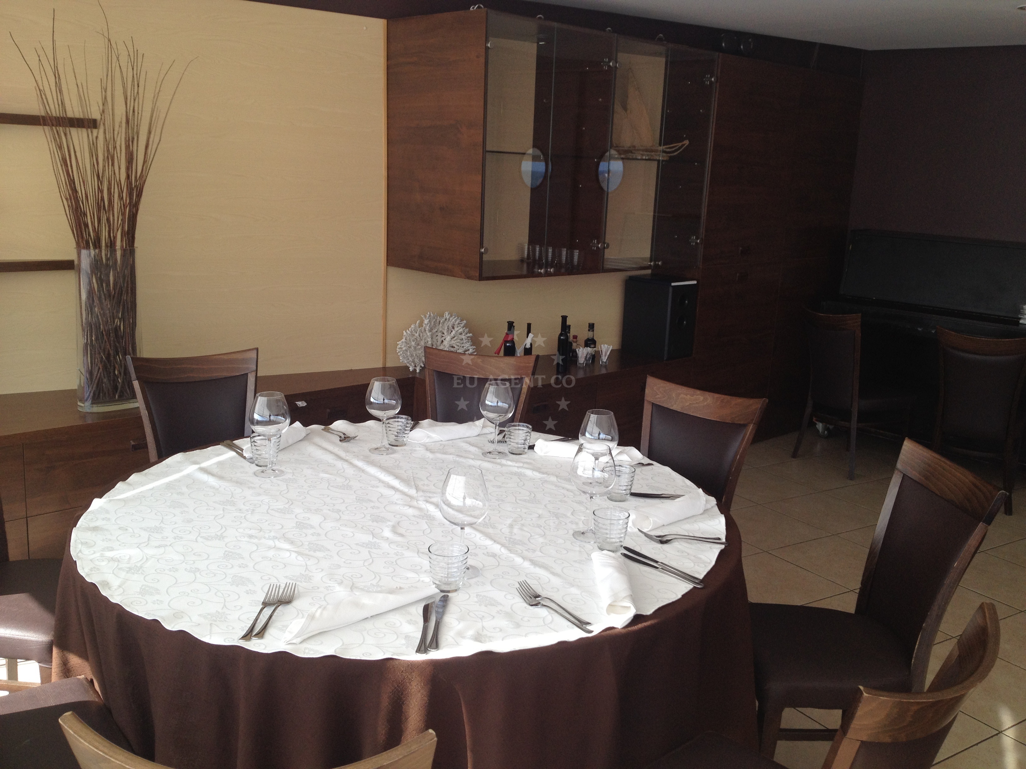 Cliffside terrace at Adriatic-Graso Restaurant with direct access to ACI Marina Split