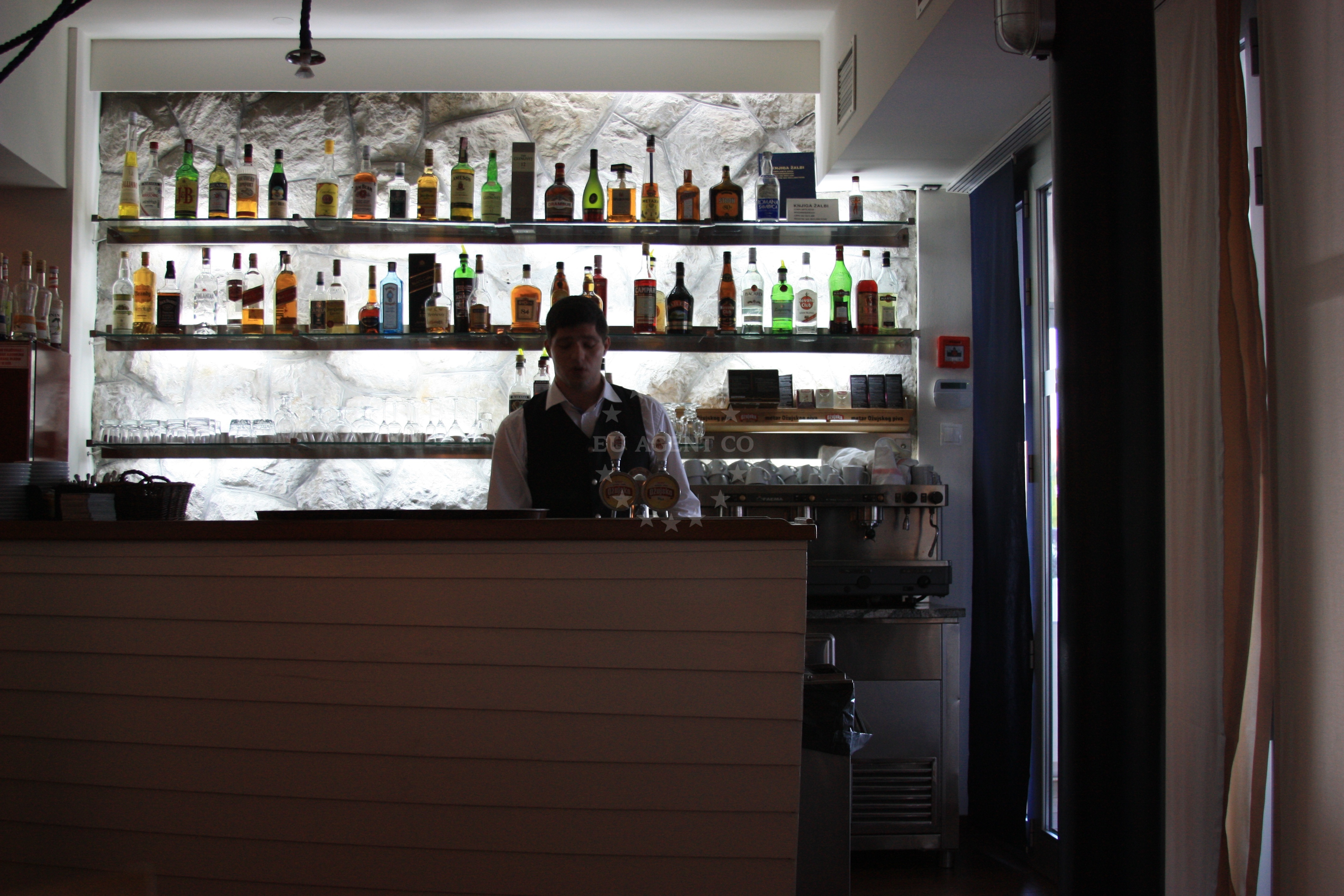 Dining area at Velum Restaurant, showcasing grilled seafood and traditional Croatian dishes.