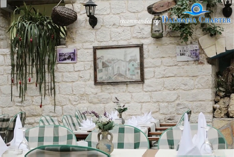 Restaurant Marijana in the historic center of Trogir