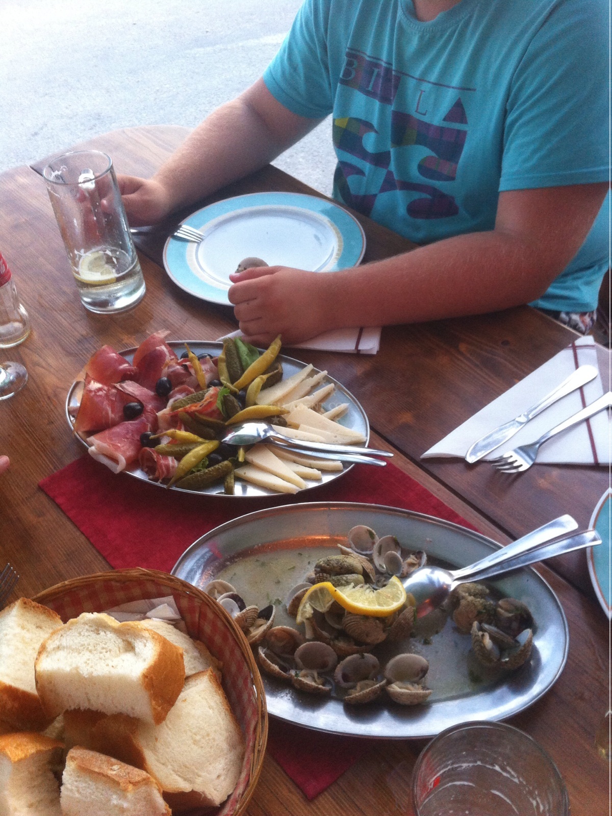Konoba Vinisce restaurant with a view of the Adriatic Sea