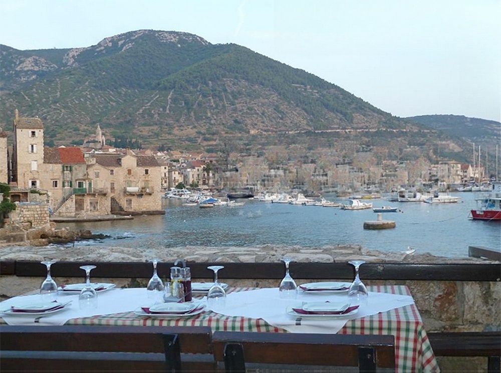 Barba Restaurant in Komiza, Vis, offering traditional Dalmatian cuisine with sea views