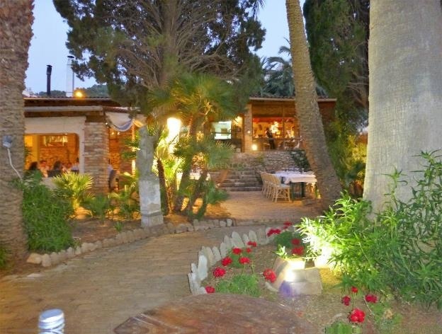Dining area at Restaurant Villa Kaliopa, overlooking the Adriatic Sea