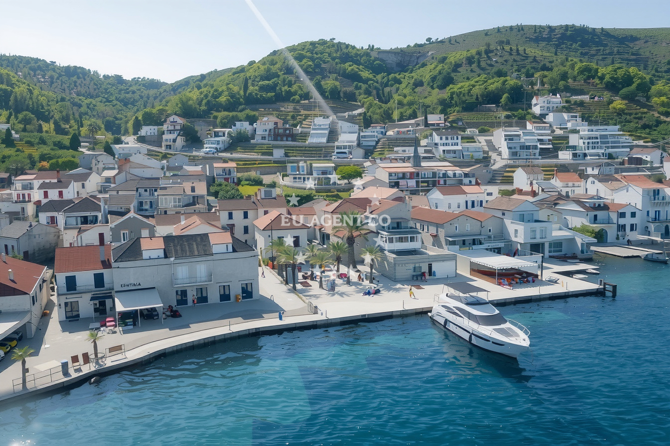 Additional view of Konoba Le Terraze restaurant in Restaurant in Vis on the island Vis, Central Dalmatia, Croatia photo 11