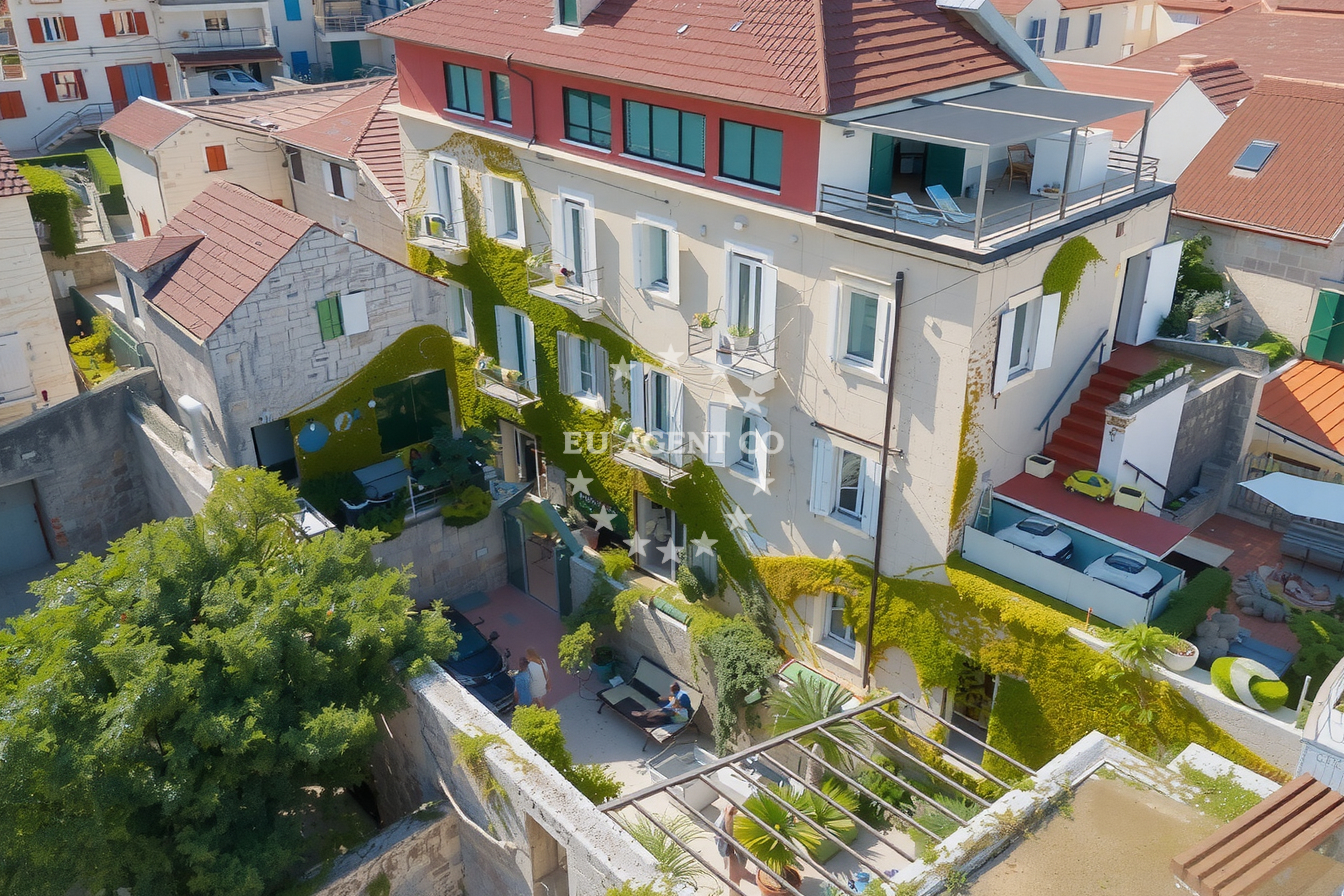 Additional view of Konoba Le Terraze restaurant in Restaurant in Vis on the island Vis, Central Dalmatia, Croatia photo 12