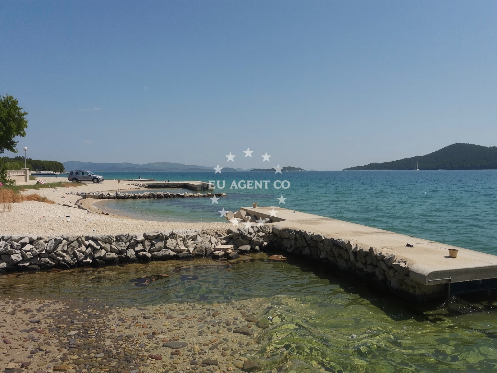 Seafood and pizza at Pizzaria Zora, overlooking the Adriatic