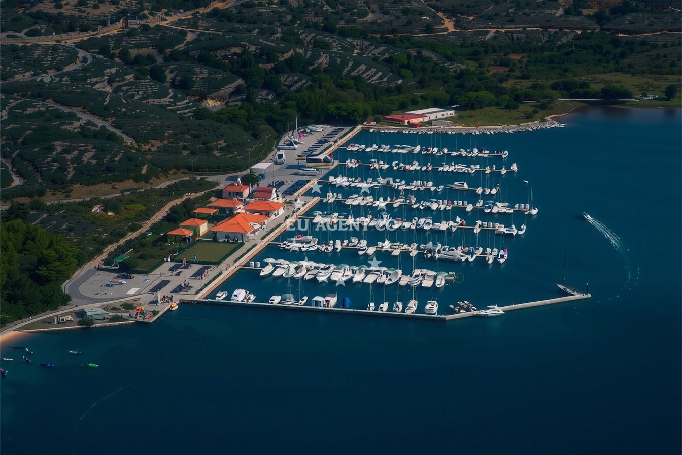 Additional view of Mare Mis restaurant in Restaurant in Martinšćica on the island Cres, Istria and Kvarner, Croatia photo 9