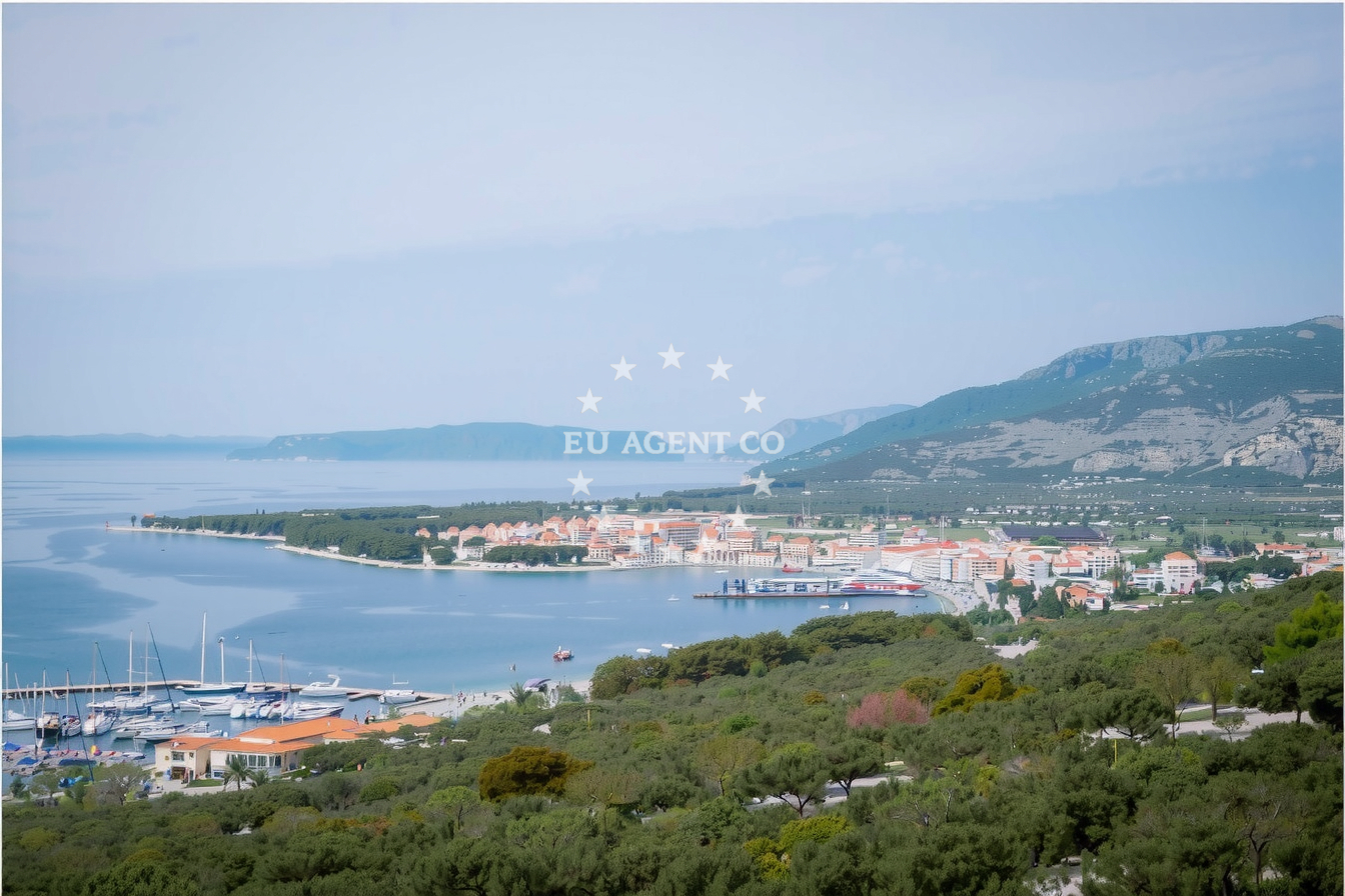 Additional view of Mare Mis restaurant in Restaurant in Martinšćica on the island Cres, Istria and Kvarner, Croatia photo 12