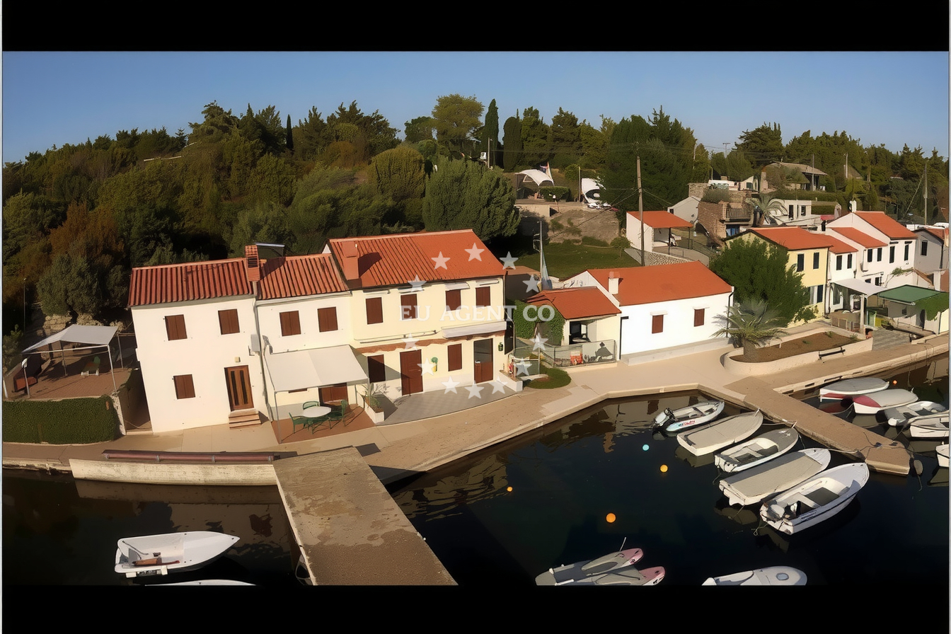 Additional view of Pogana restaurant in Restaurant in Pogana on the island Cres, Istria and Kvarner, Croatia photo 10