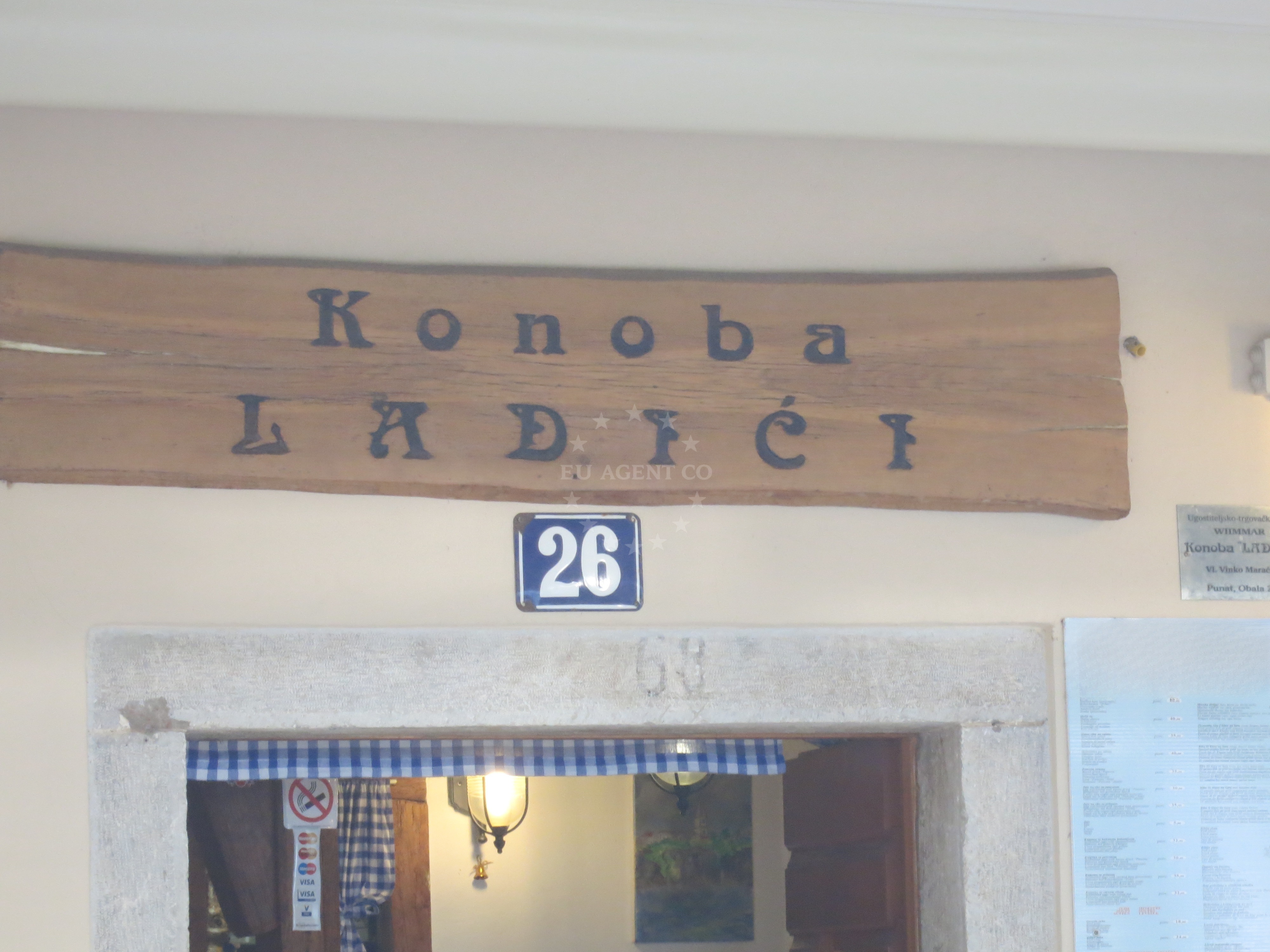 Traditional Croatian restaurant with sea views in Punat