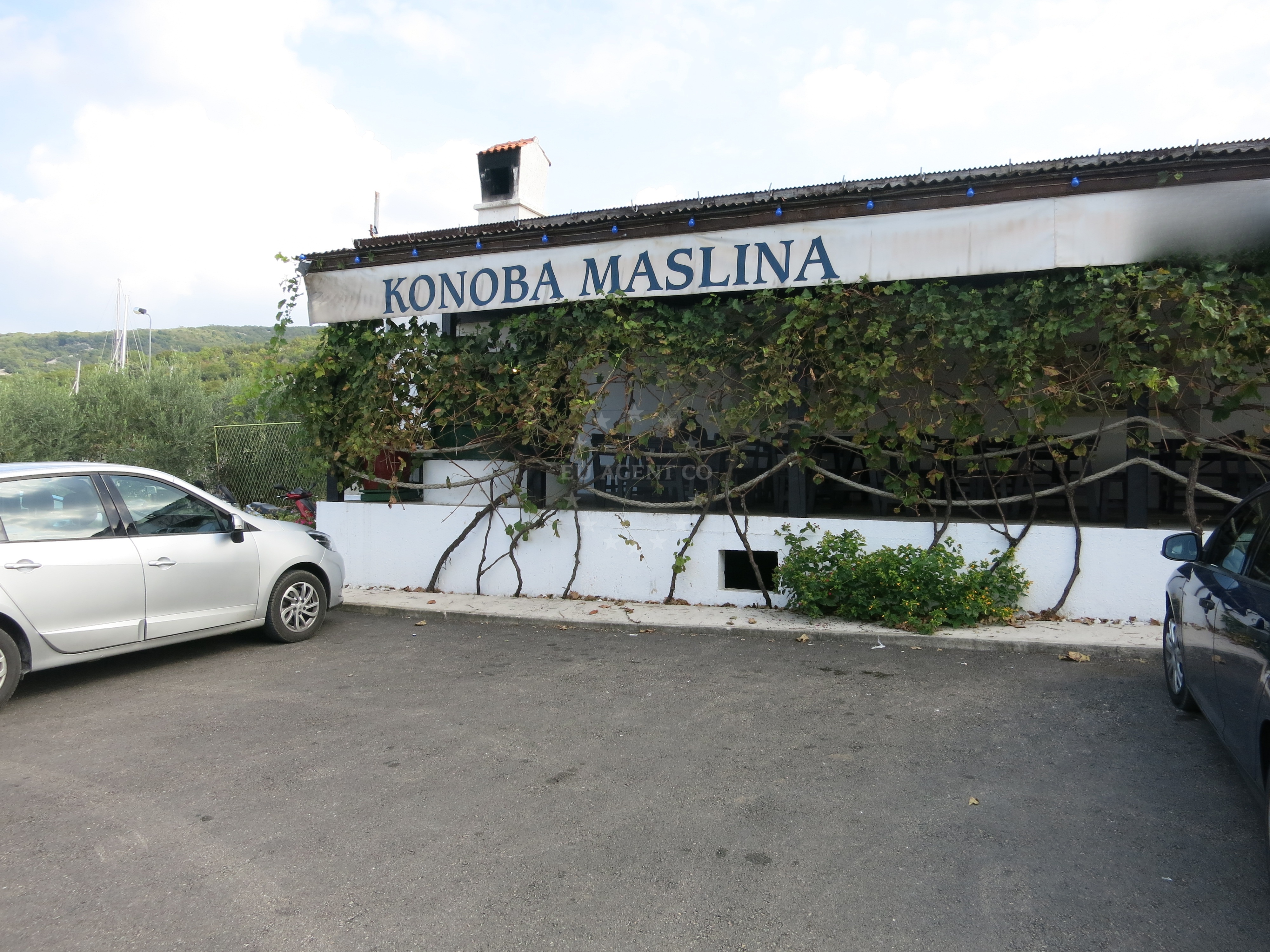 Konoba Maslina in Punat, Krk, offering traditional Croatian dishes